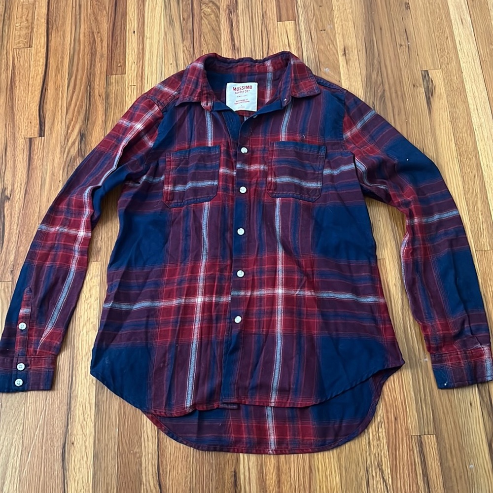 Mossimo Women’s boyfriend fit flannel. Size small.